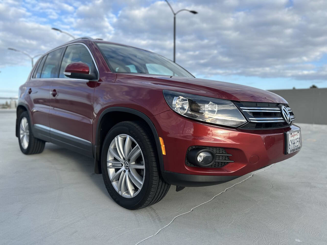 Used 2012 Volkswagen Tiguan SE image 2