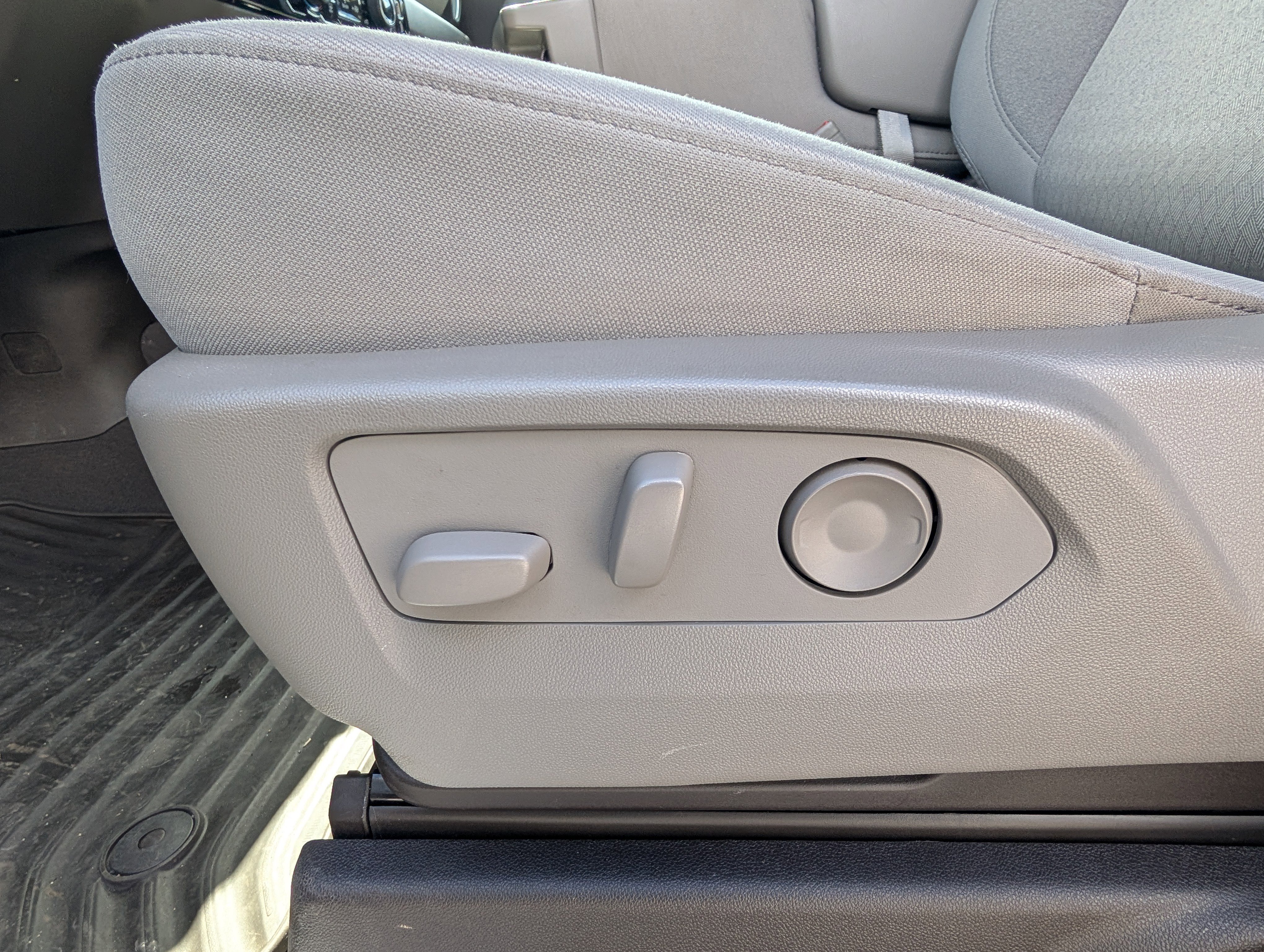 Used 2024 Chevrolet Silverado 1500 RST image 19