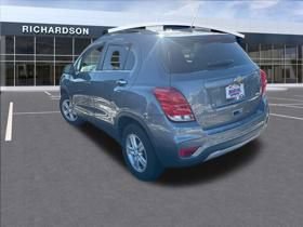 Used 2020 Chevrolet Trax LT w/ Sun & Sound Package image 8