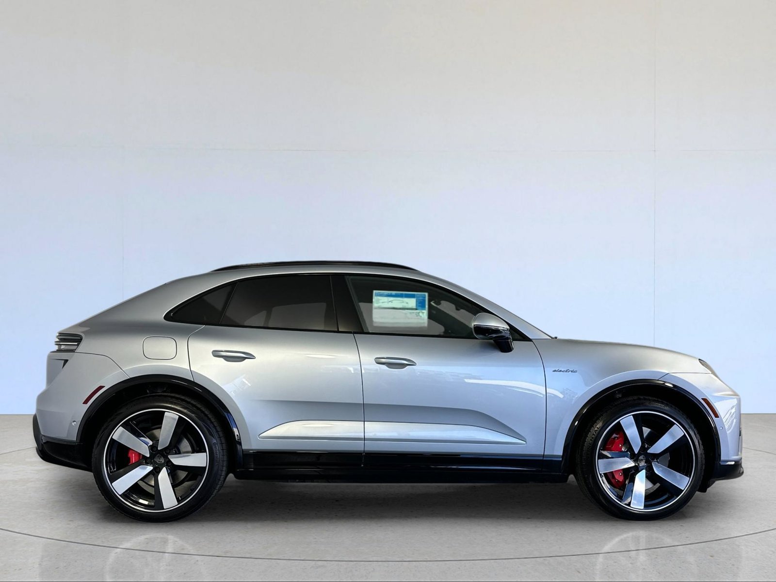 New 2026 Porsche Macan Turbo Electric AWD/4WD image 9
