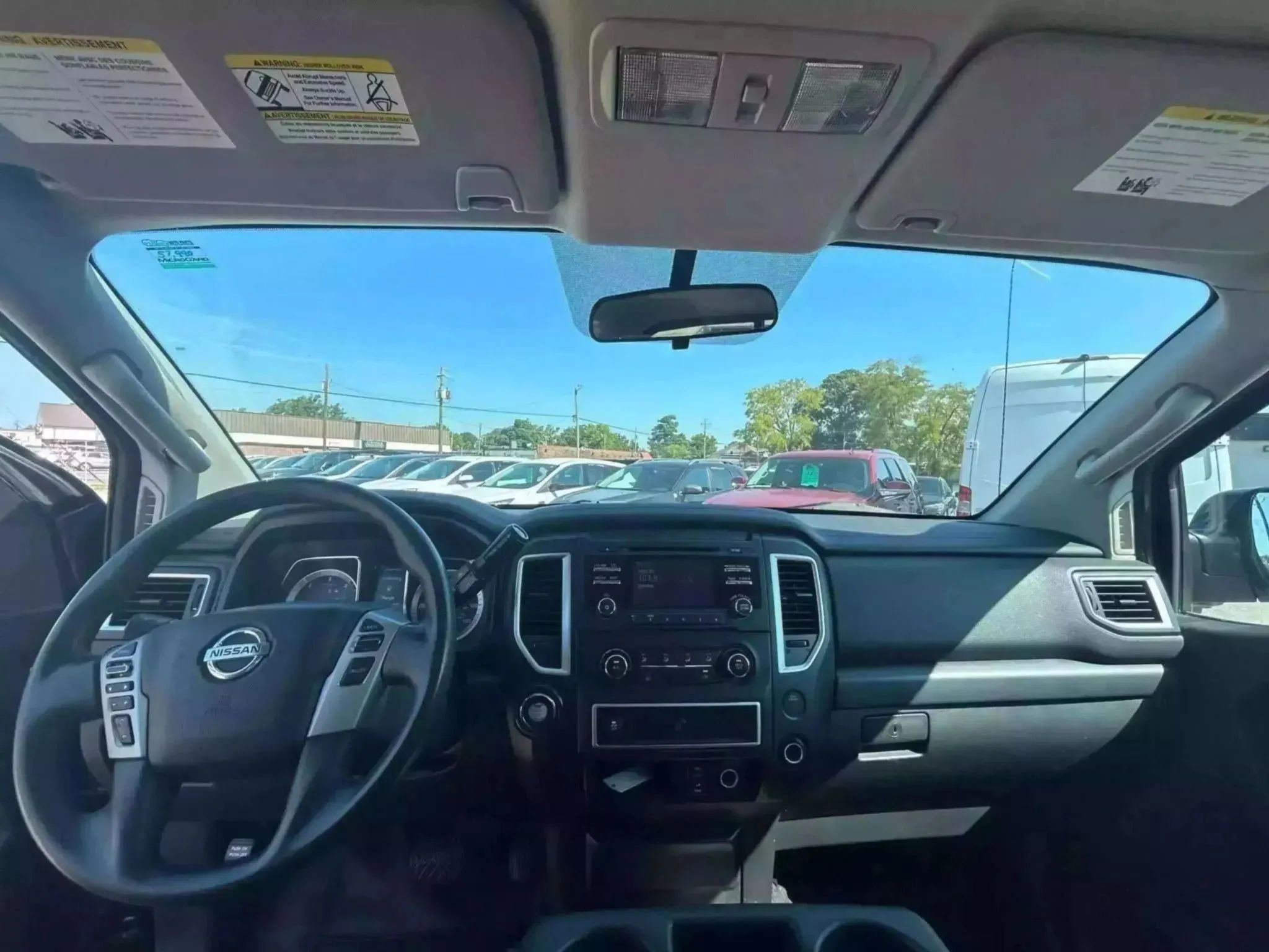 Used 2017 Nissan Titan S image 19