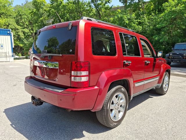 Used 2011 Jeep Liberty Limited w/ Tire & Wheel Group AWD/4WD image 8