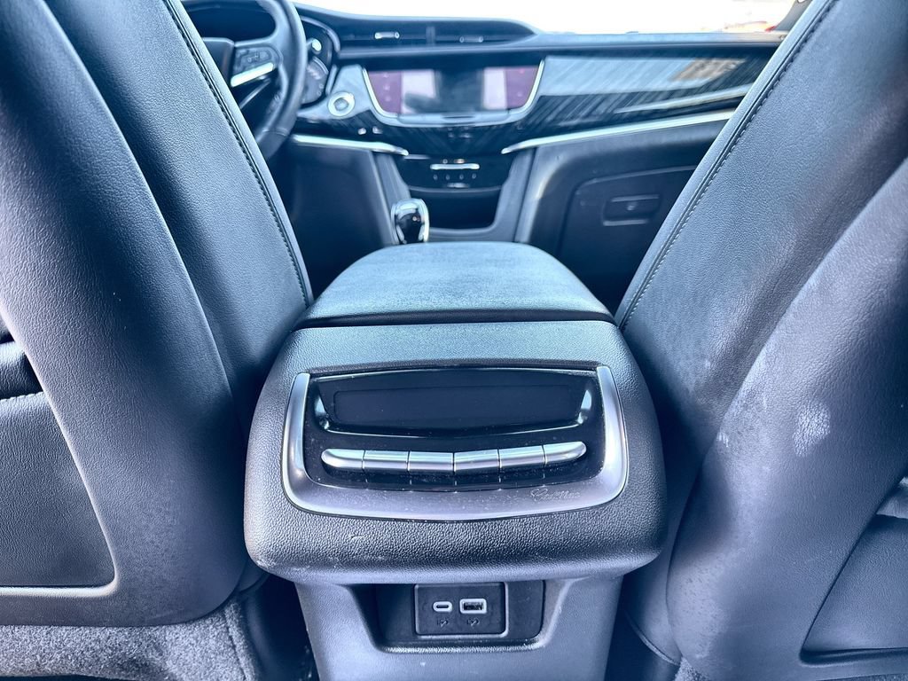 Used 2024 Cadillac XT6 Premium Luxury w/ Technology Package AWD/4WD image 23