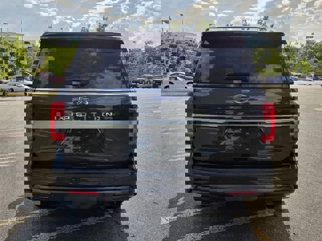 Used 2023 Ford Expedition XL RWD image 4