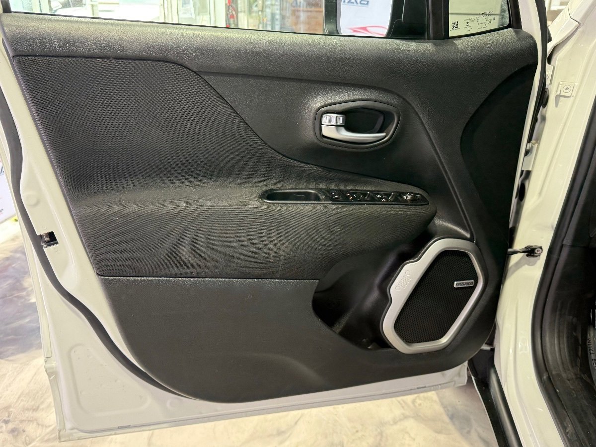 Used 2021 Jeep Renegade Latitude w/ Sun & Sound Group FWD image 27