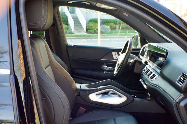 Used 2025 Mercedes-Benz GLE 350 4MATIC w/ 3rd Row Seat Package image 46