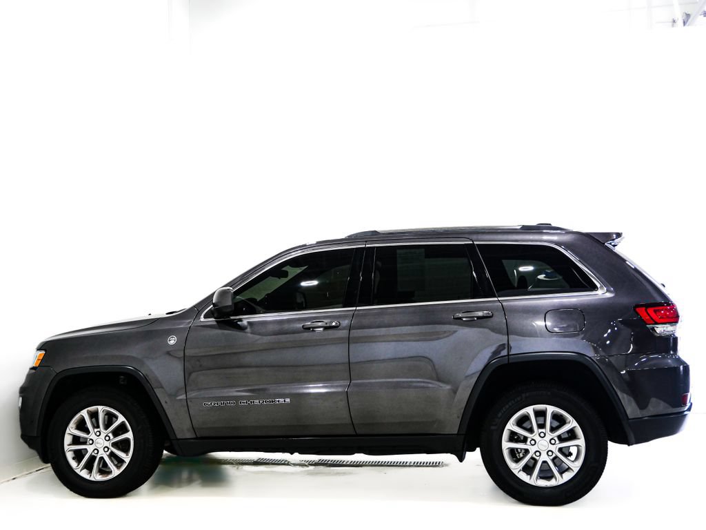 Used 2021 Jeep Grand Cherokee Laredo AWD/4WD image 5