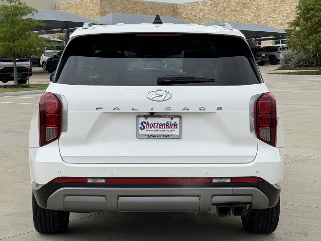 Used 2023 Hyundai Palisade Limited FWD image 5