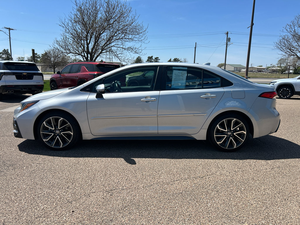 Used 2022 Toyota Corolla SE w/ SE Premium Package image 6