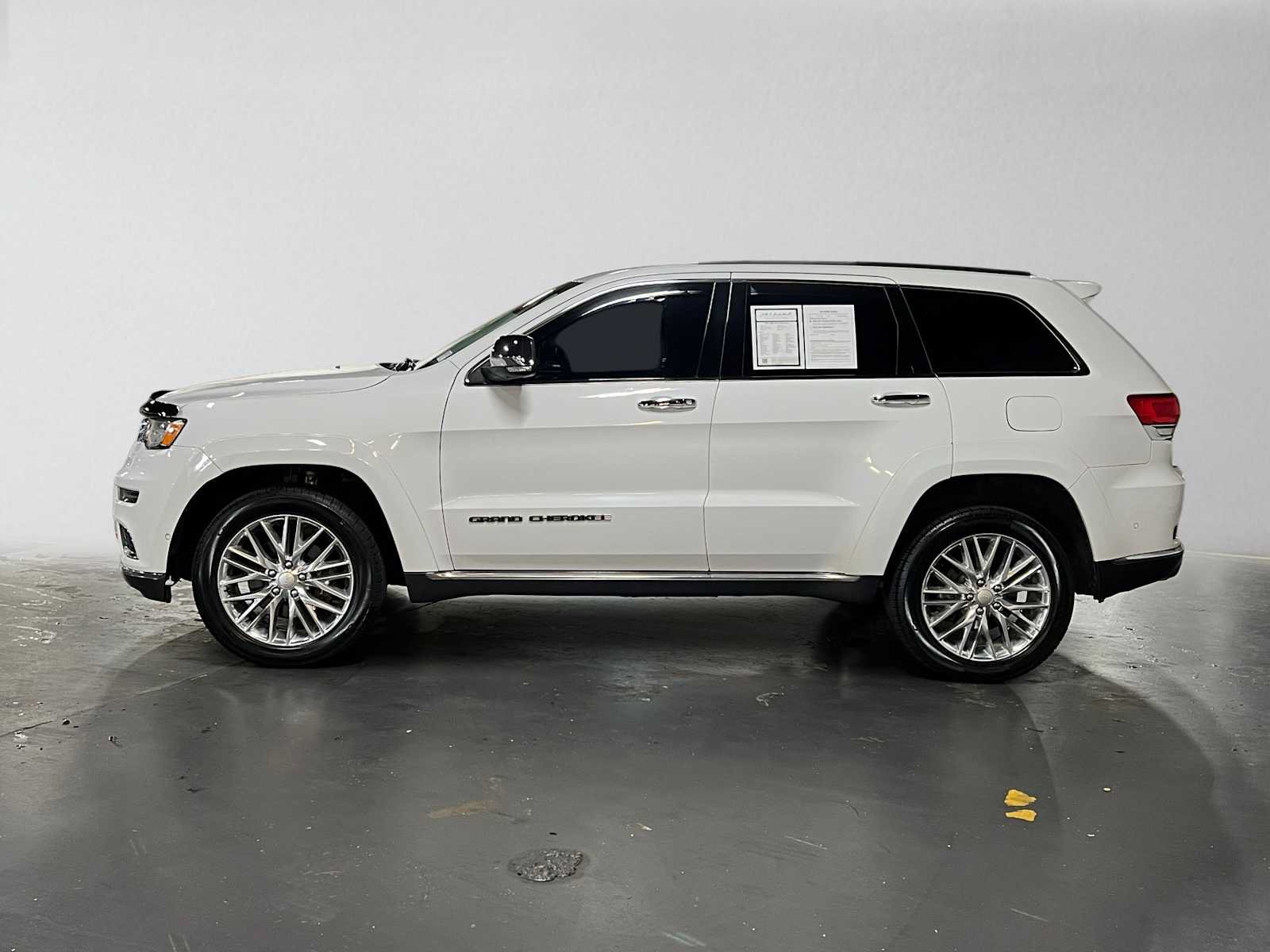 Used 2018 Jeep Grand Cherokee Summit AWD/4WD image 6