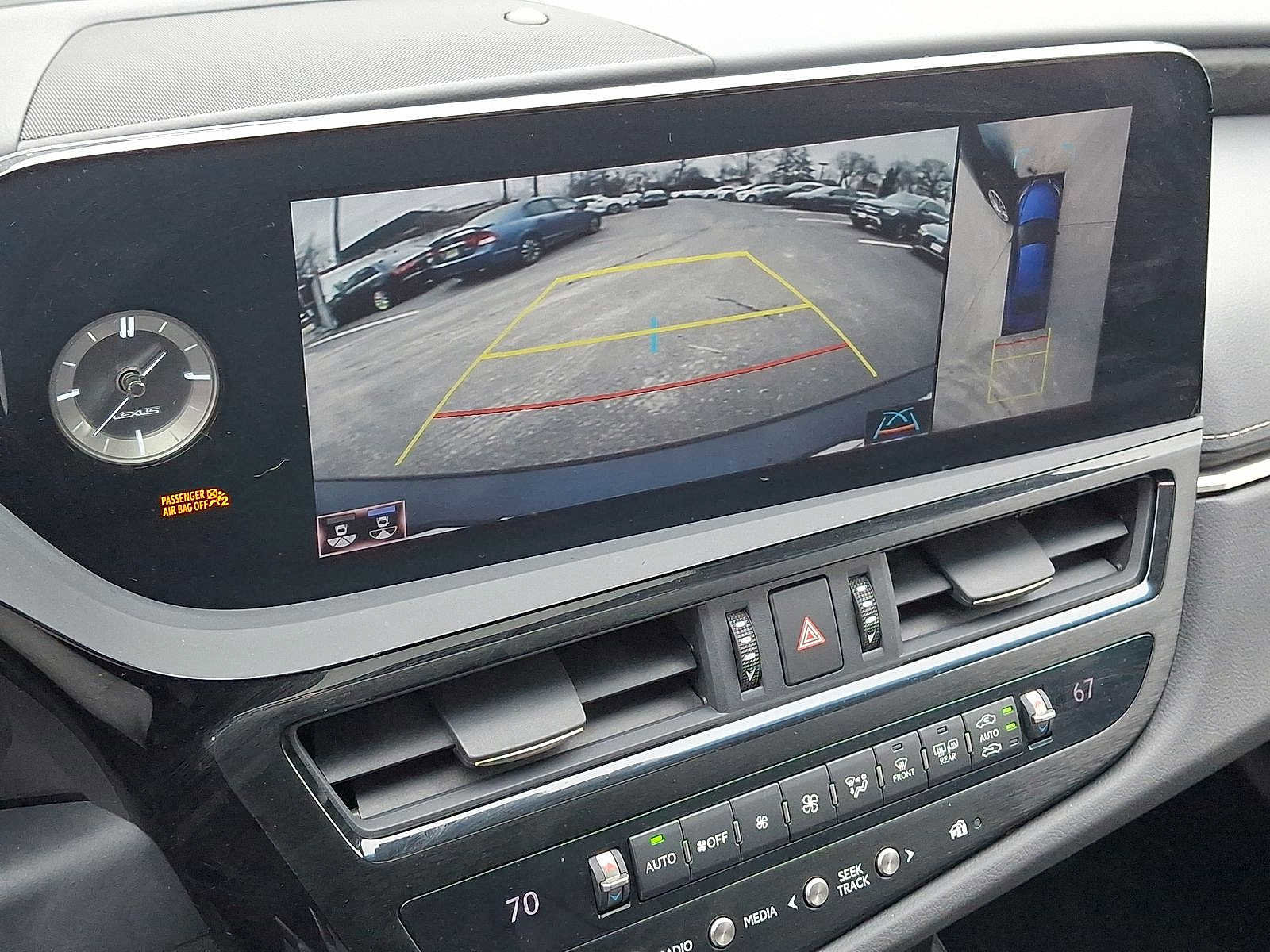 Used 2022 Lexus ES 300h w/ Luxury Package image 15