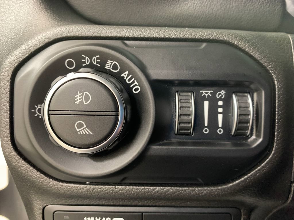 Used 2020 Jeep Gladiator Overland image 14