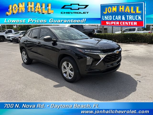 Used 2024 Chevrolet Trax LS w/ Driver Confidence Package FWD image 1