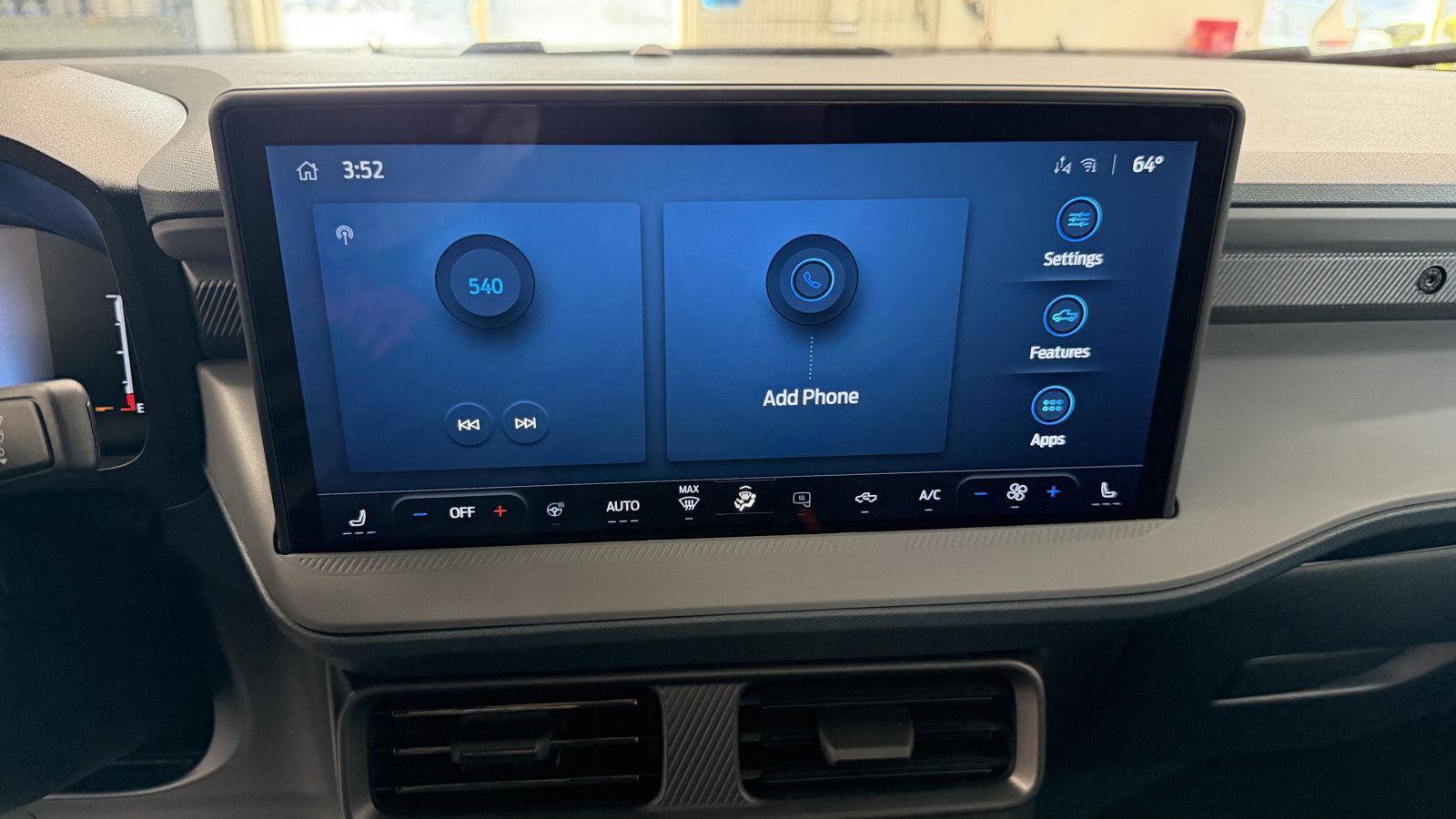 New 2025 Ford Maverick XLT w/ XLT Luxury Package image 17