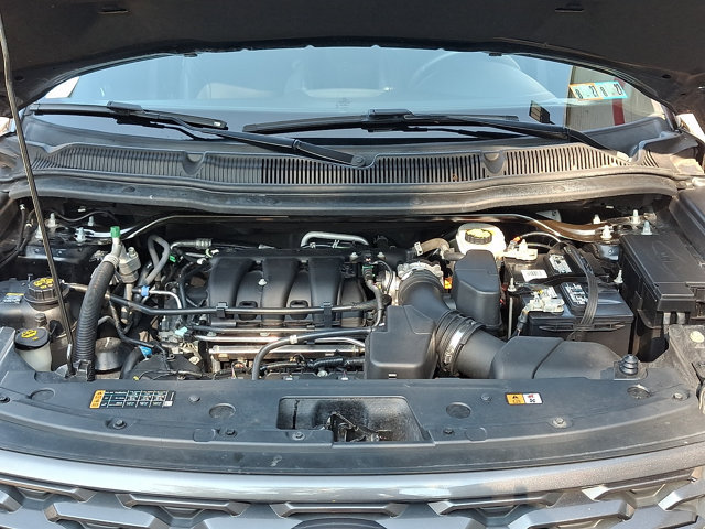 Used 2018 Ford Explorer XLT w/ Equipment Group 202A AWD/4WD image 27
