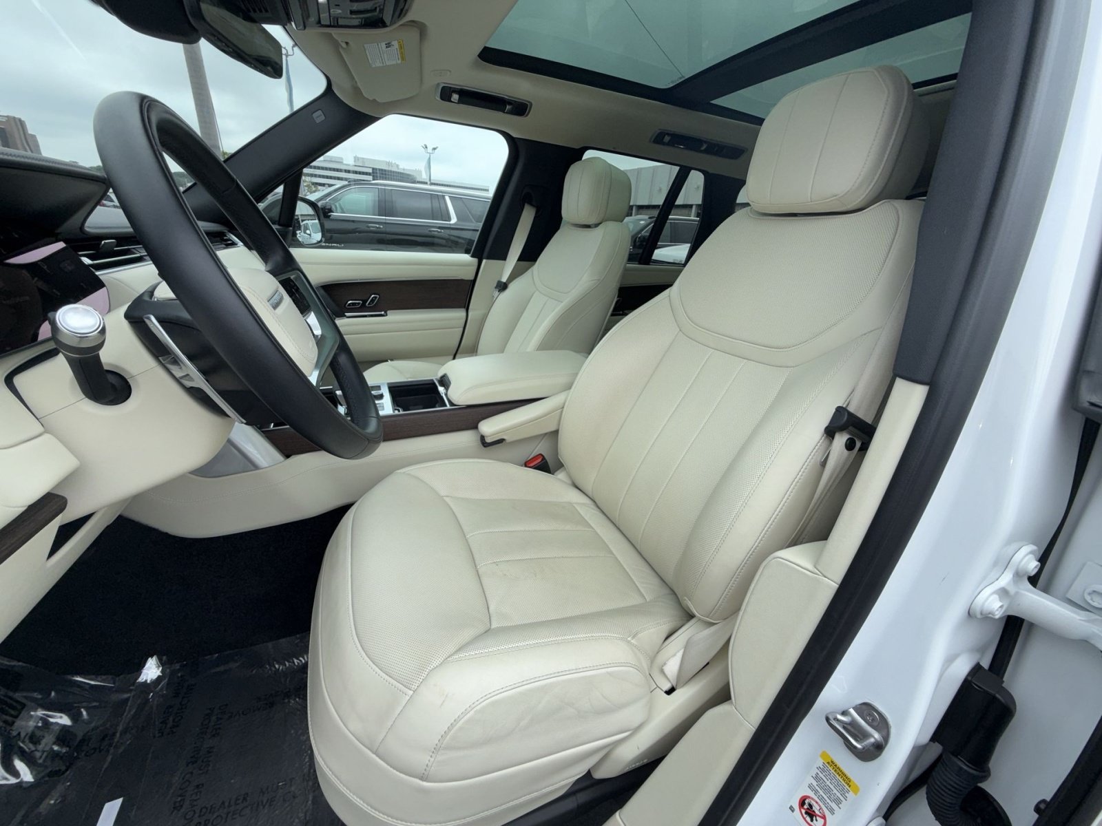Used 2022 Land Rover Range Rover SE AWD/4WD image 13