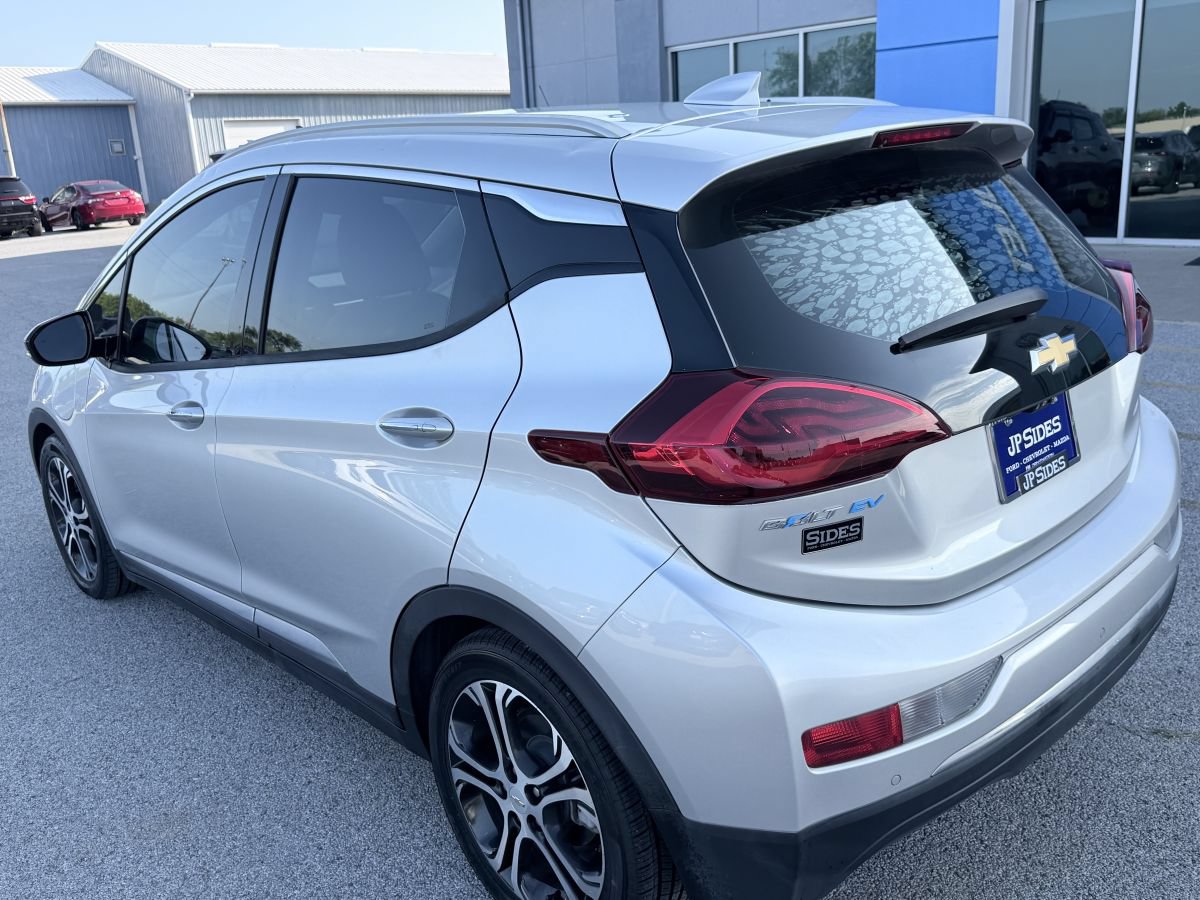 Used 2017 Chevrolet Bolt Premier w/ Driver Confidence II Package FWD image 7