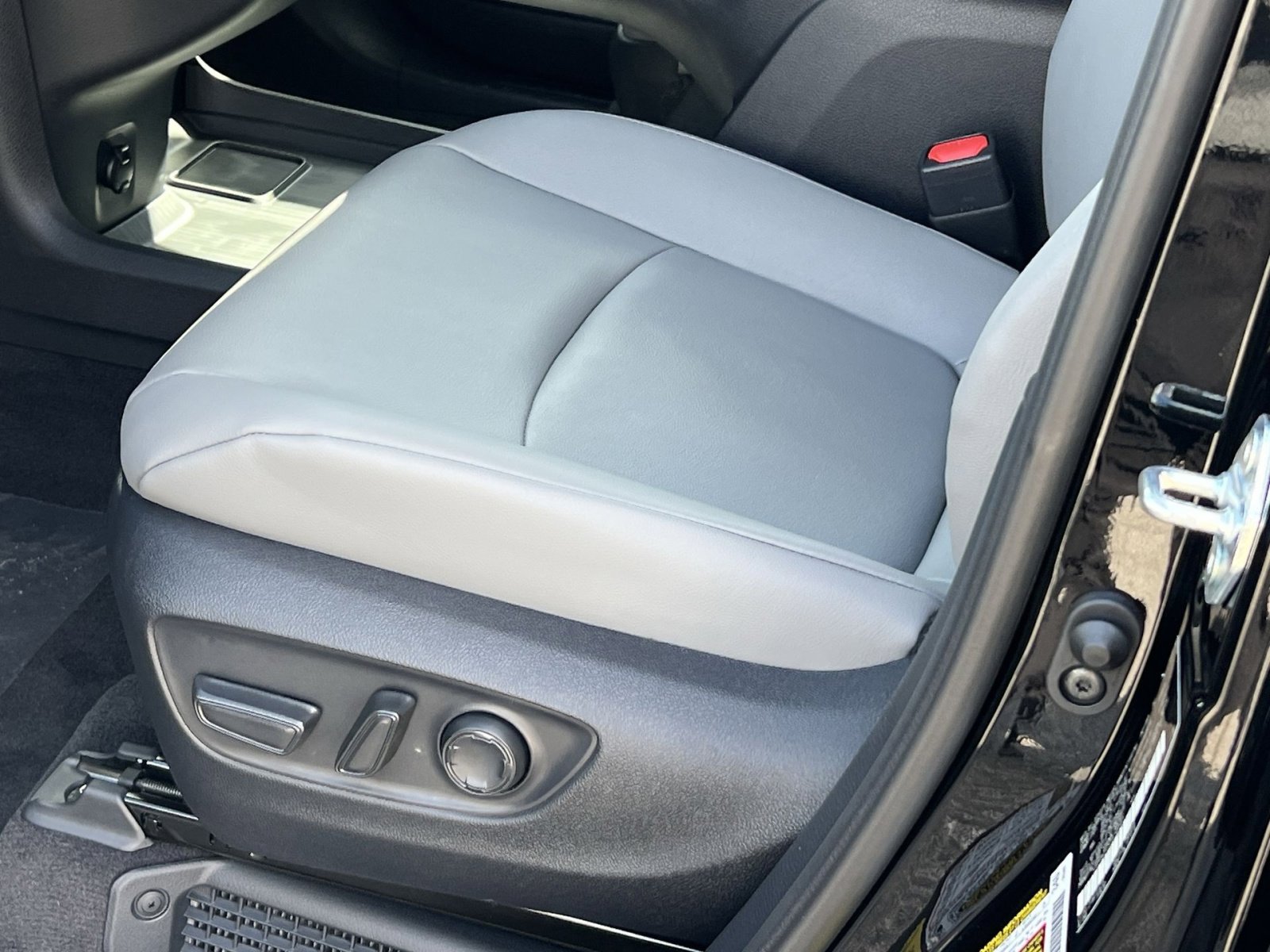 New 2026 Toyota Sienna XLE image 8