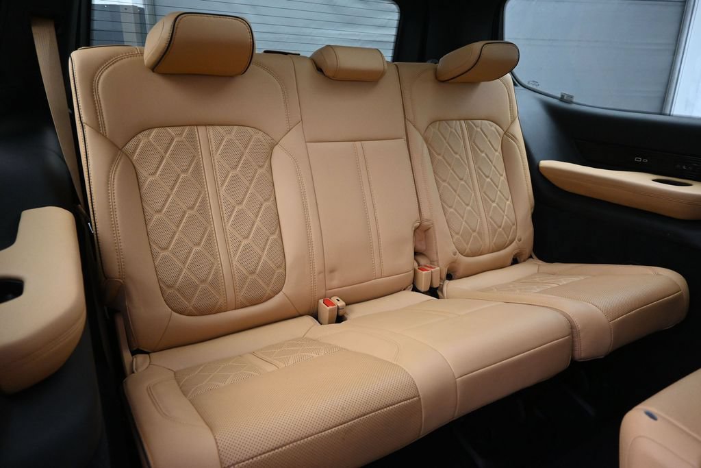 Used 2025 Jeep Grand Wagoneer Series III w/ Rear Seat Video Group 1 AWD/4WD image 14