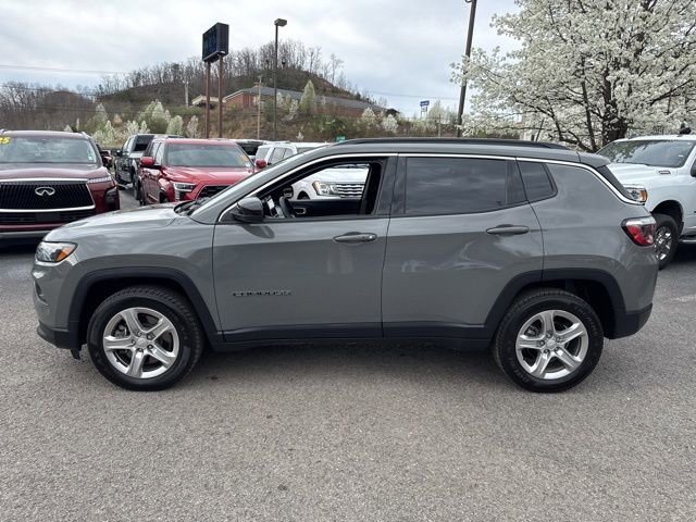 Used 2024 Jeep Compass Latitude image 6