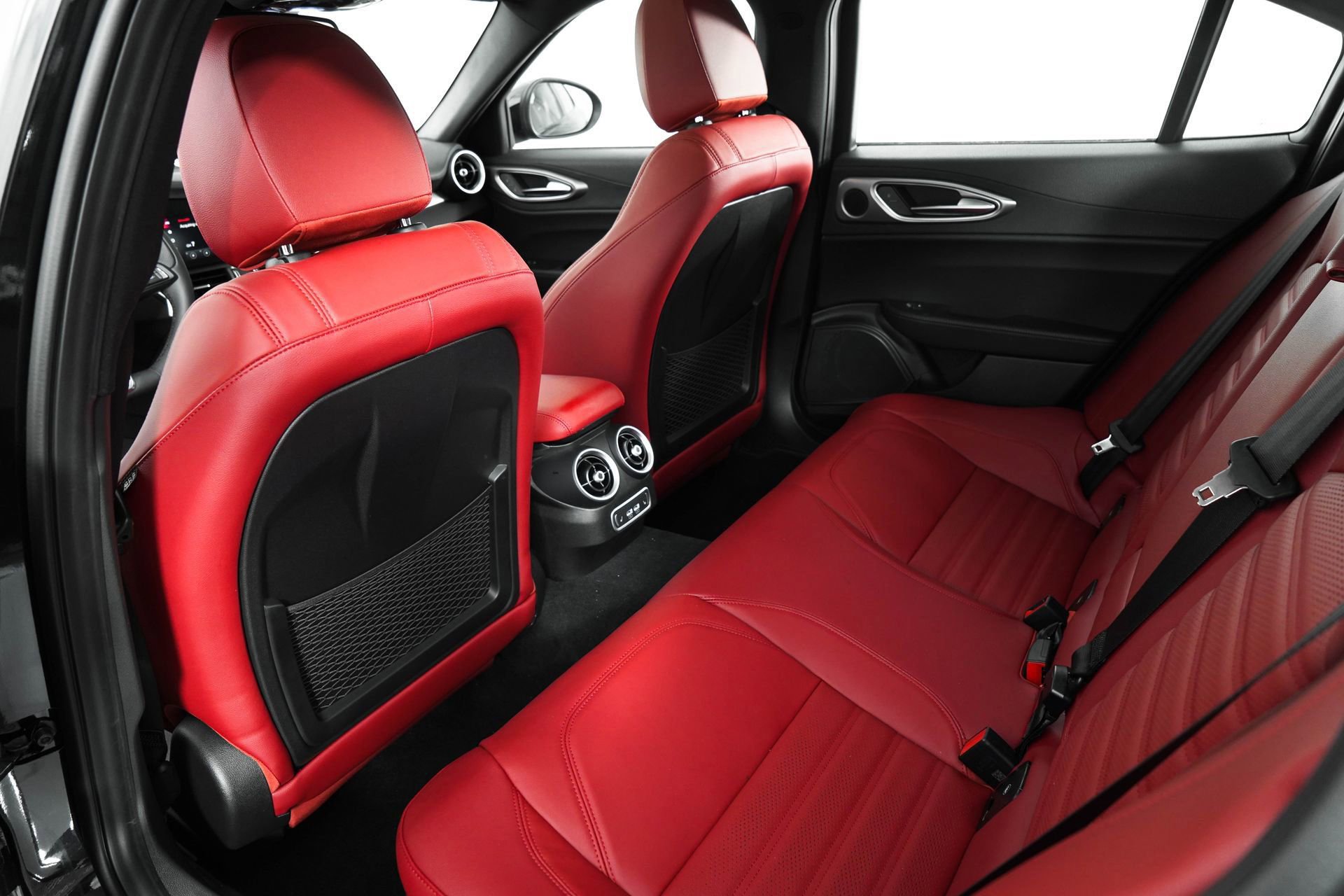 New 2025 Alfa Romeo Giulia w/ Veloce Package Rwd image 29