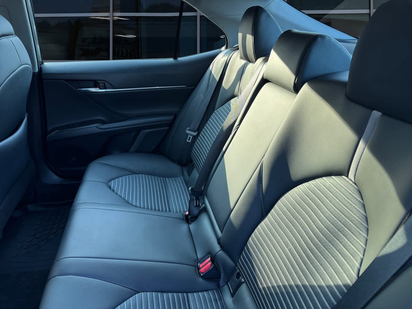 Used 2024 Toyota Camry SE image 15