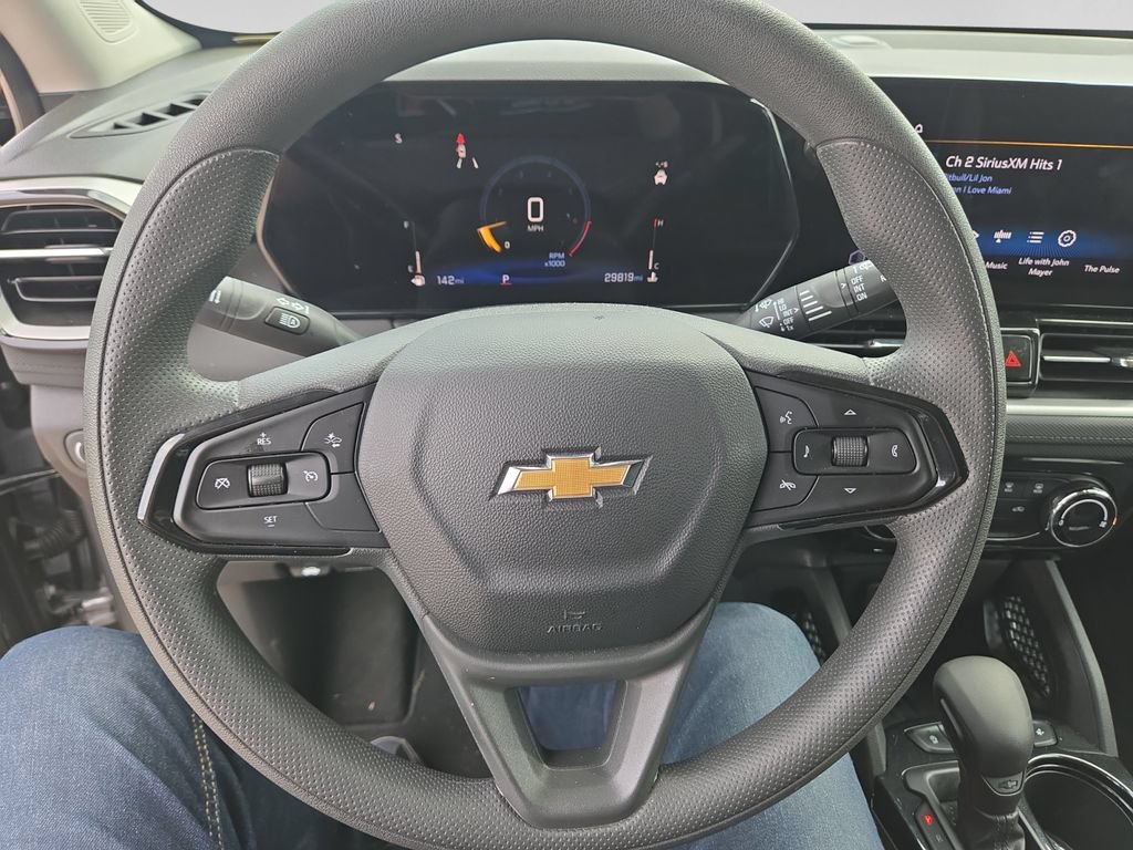 Used 2025 Chevrolet TrailBlazer LT FWD image 30