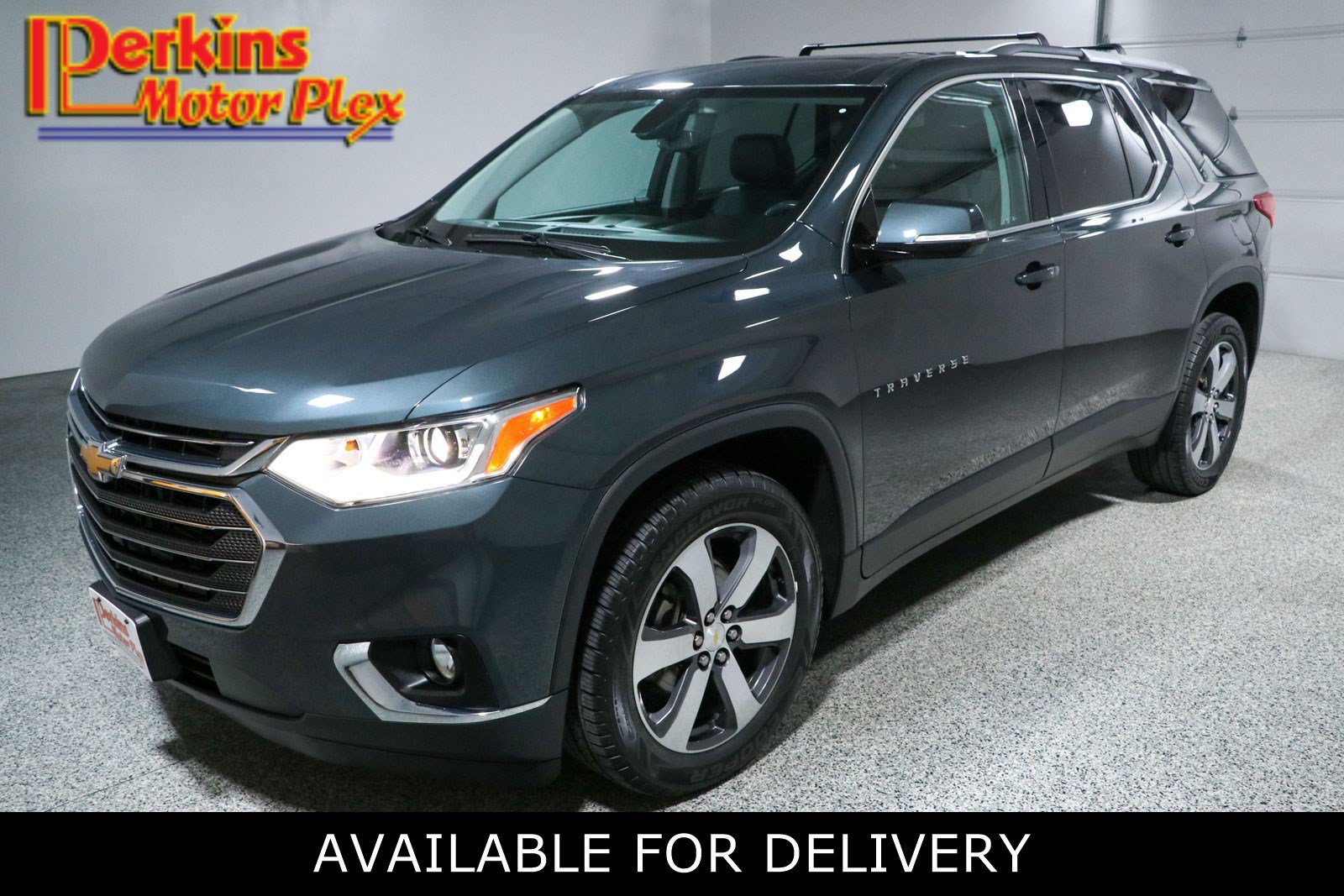 Used 2018 Chevrolet Traverse LT FWD image 1