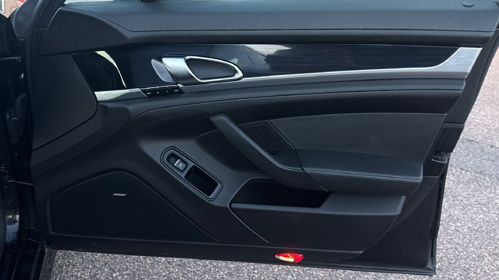 Used 2012 Porsche Panamera 4S image 26