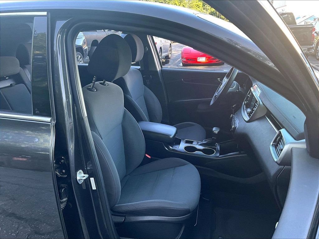 Used 2019 Kia Sorento AWD image 11