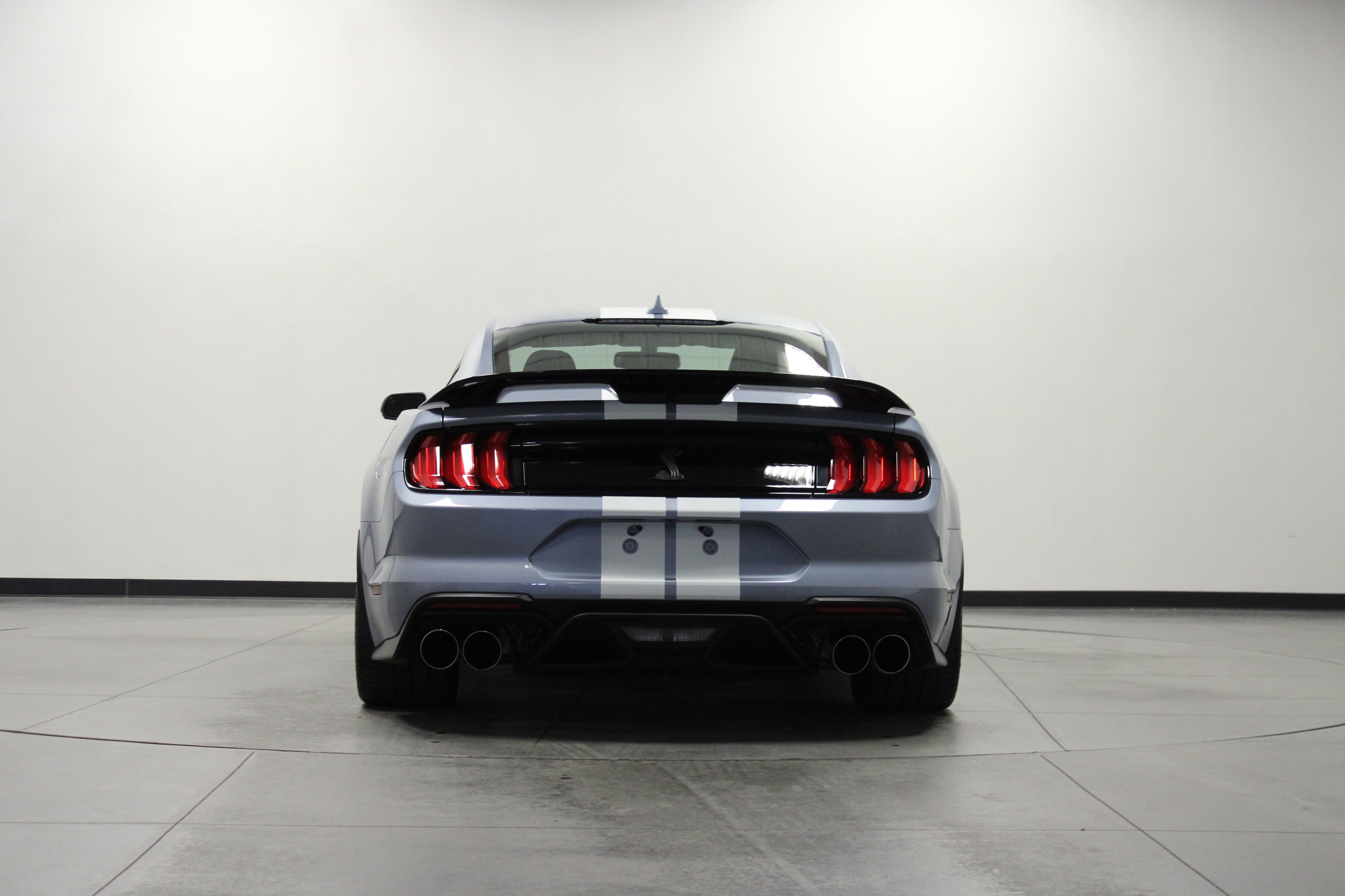 Used 2022 Ford Mustang Shelby GT500 w/ Technology Package RWD image 5
