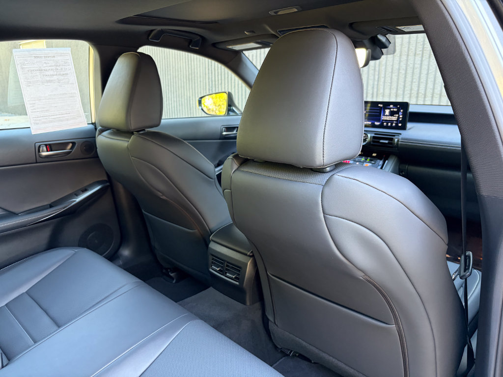 Used 2024 Lexus IS 500 RWD image 26
