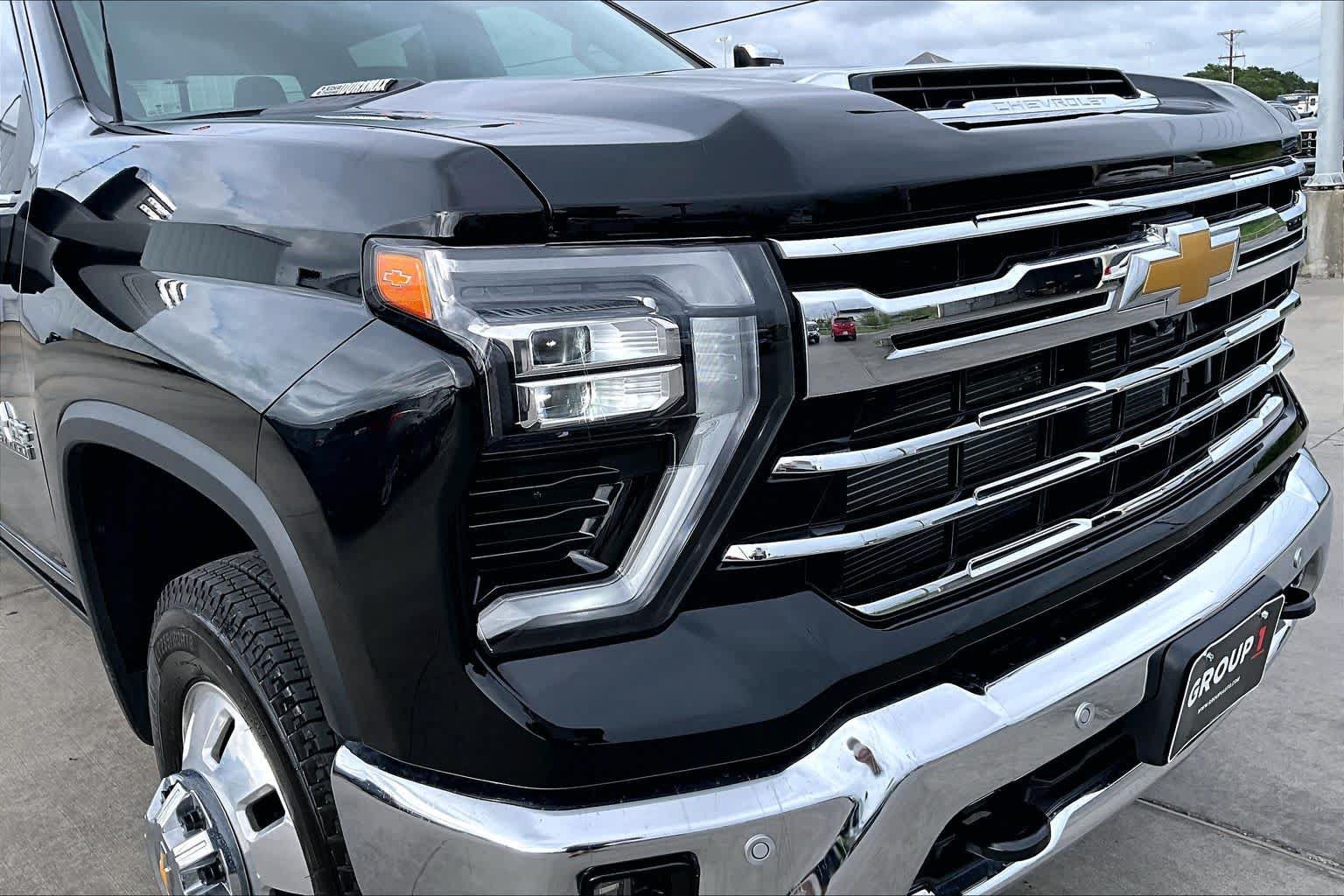 Used 2026 Chevrolet Silverado 3500 LTZ w/ LTZ Texas Edition AWD/4WD image 28