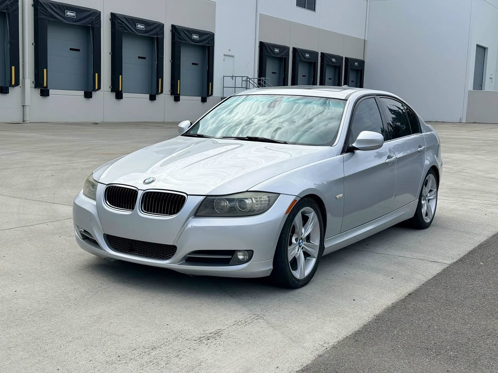 Used 2010 BMW 335i Sedan RWD image 1