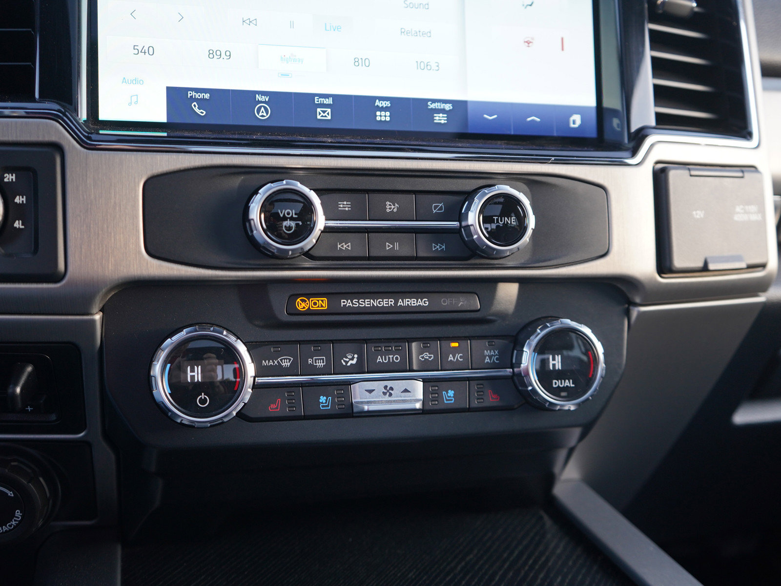 Used 2022 Ford F350 Platinum w/ FX4 Off-Road Package image 23