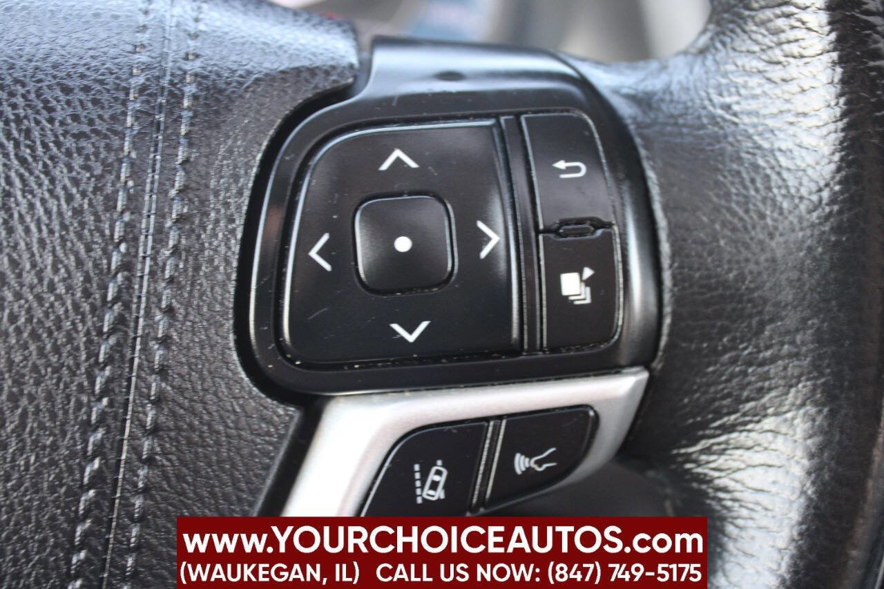Used 2018 Toyota Sienna XLE w/ XLE Navigation Package FWD image 23