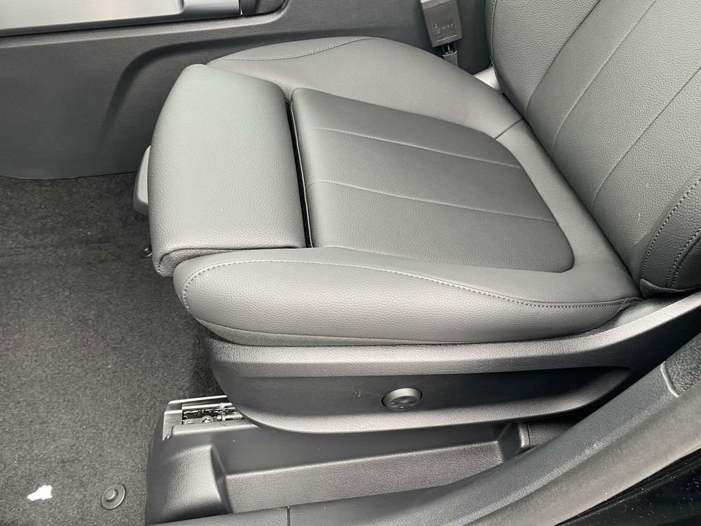 Certified 2025 Mercedes-Benz GLB 250 image 20