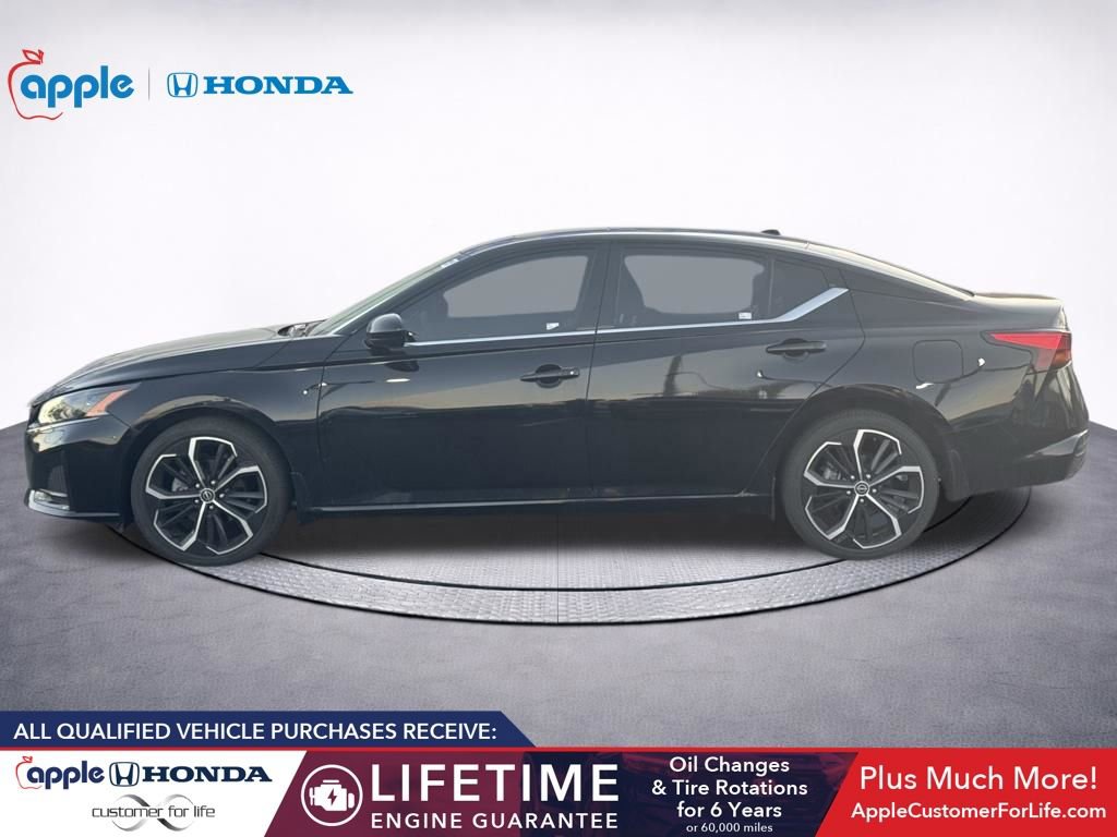 Used 2024 Nissan Altima 2.5 SR w/ SR Premium Package image 4