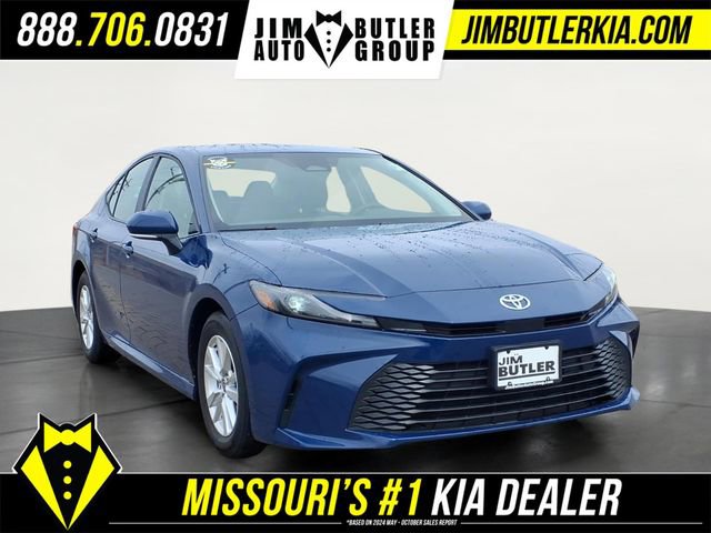 Used 2025 Toyota Camry LE FWD image 29