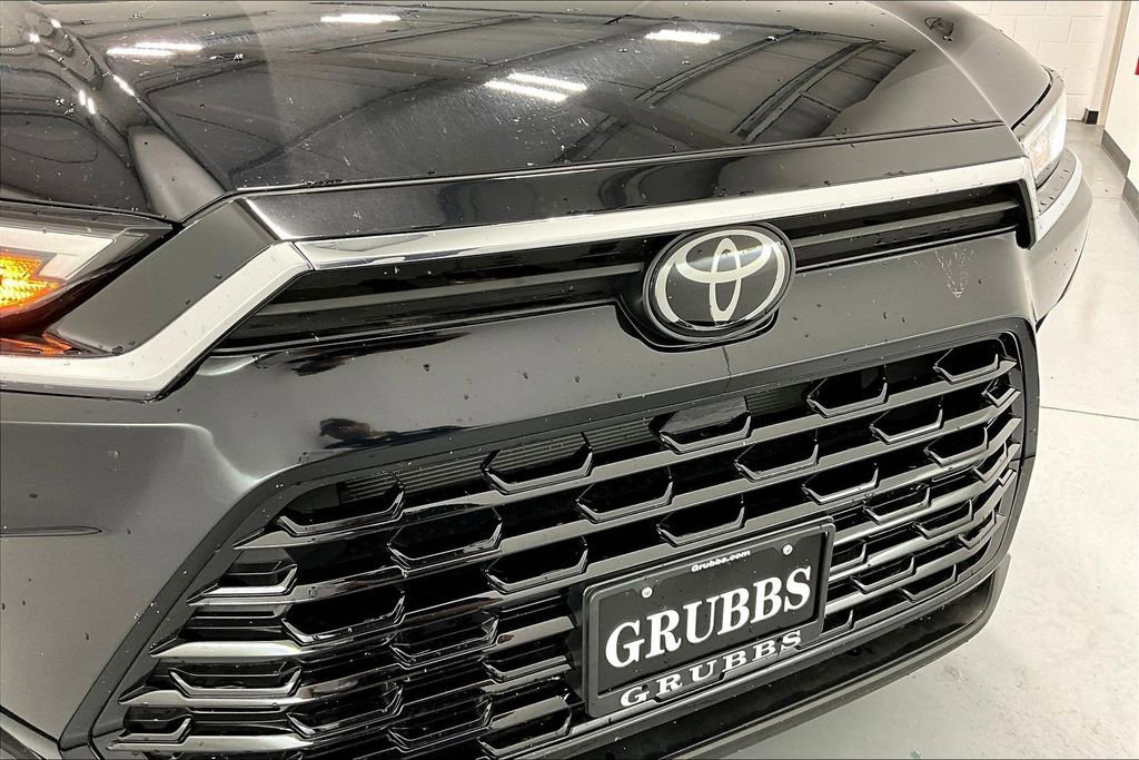 Used 2025 Toyota Grand Highlander AWD image 37