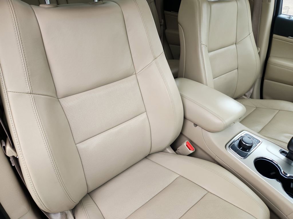 Used 2015 Jeep Grand Cherokee Limited w/ Luxury Group II image 16