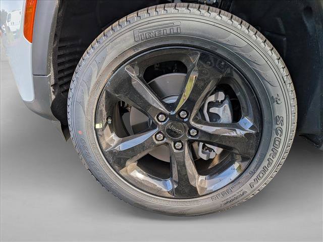 New 2026 Jeep Grand Cherokee L Limited w/ Limited Altitude Package AWD/4WD image 19
