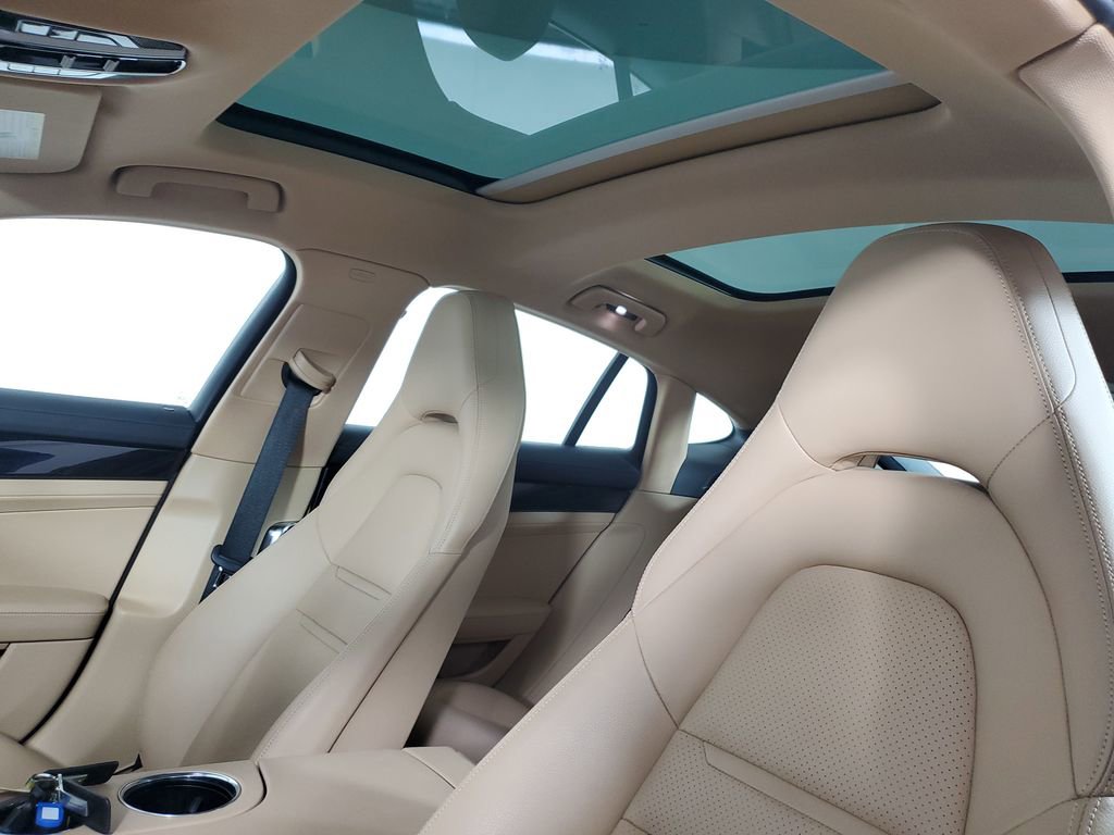 Used 2021 Porsche Panamera 4 image 9