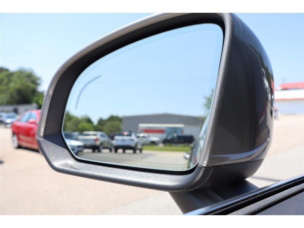 Used 2022 Volvo XC40 T5 Inscription AWD/4WD image 40