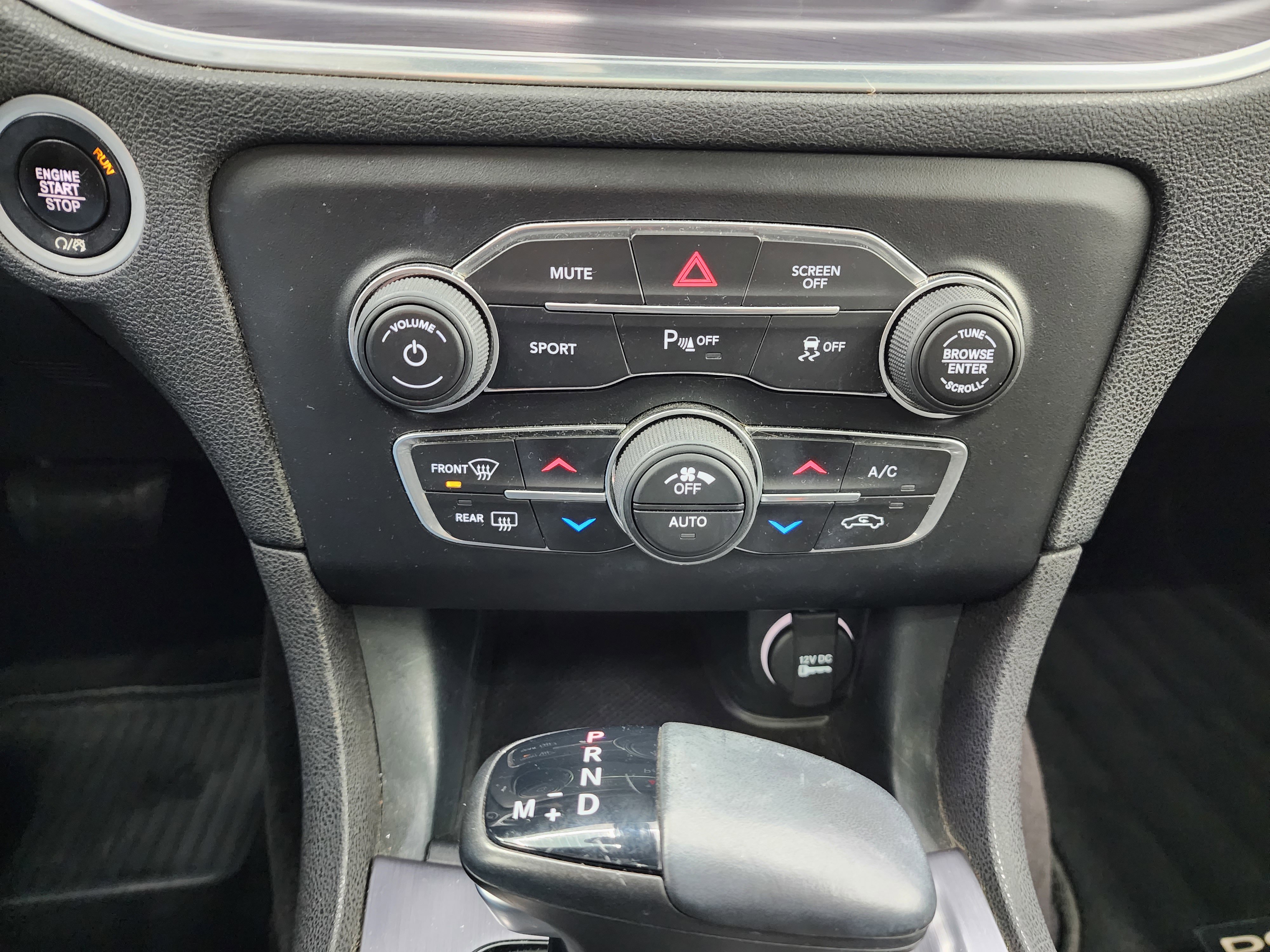 Used 2017 Dodge Charger SXT w/ AWD Plus Group image 16