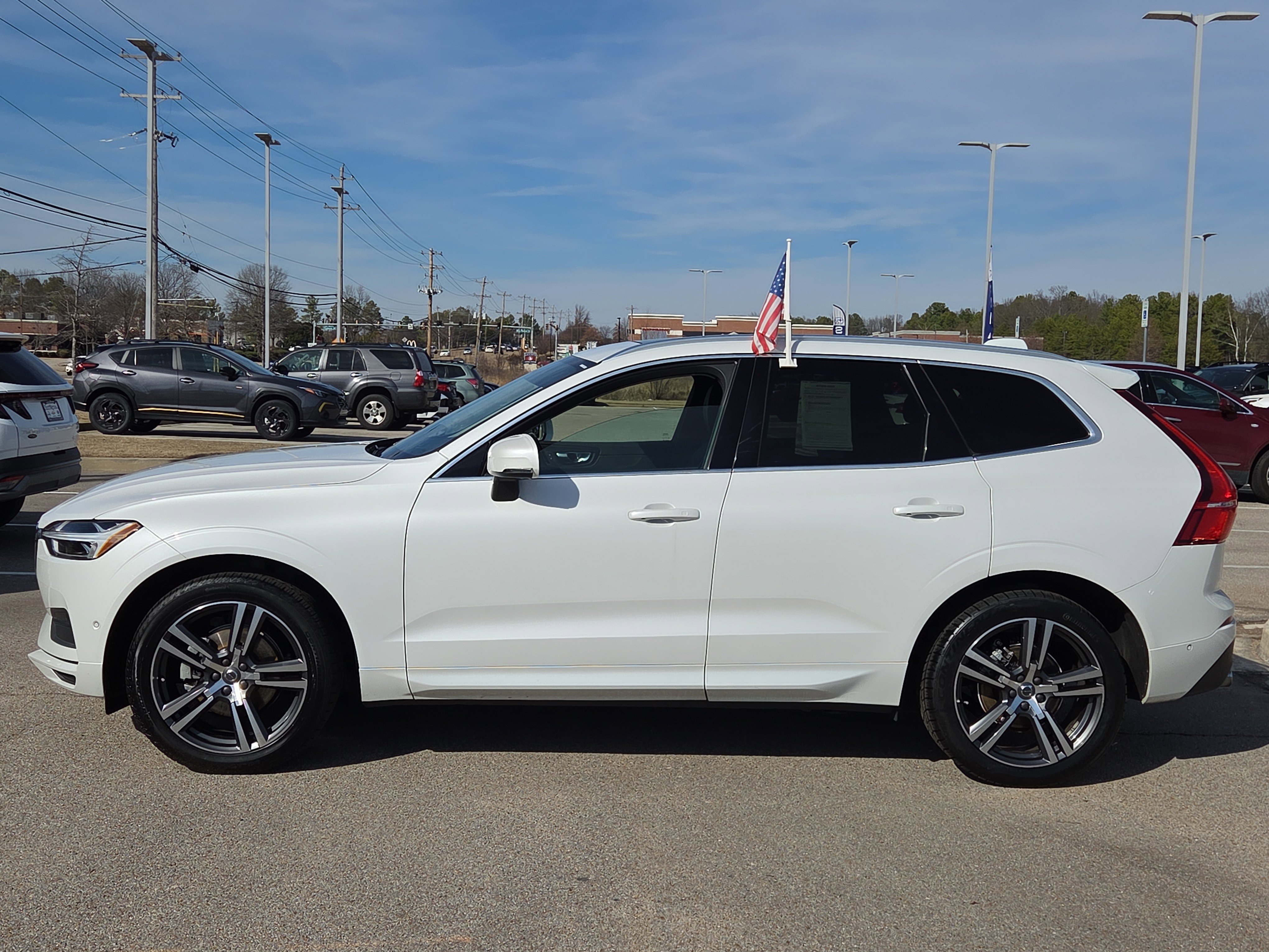 Used 2018 Volvo XC60 T5 Momentum w/ Convenience Package image 6