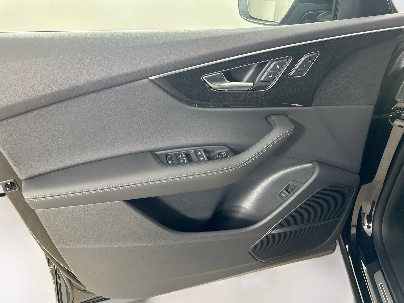 New 2027 Audi Q8 Premium Plus AWD/4WD image 17