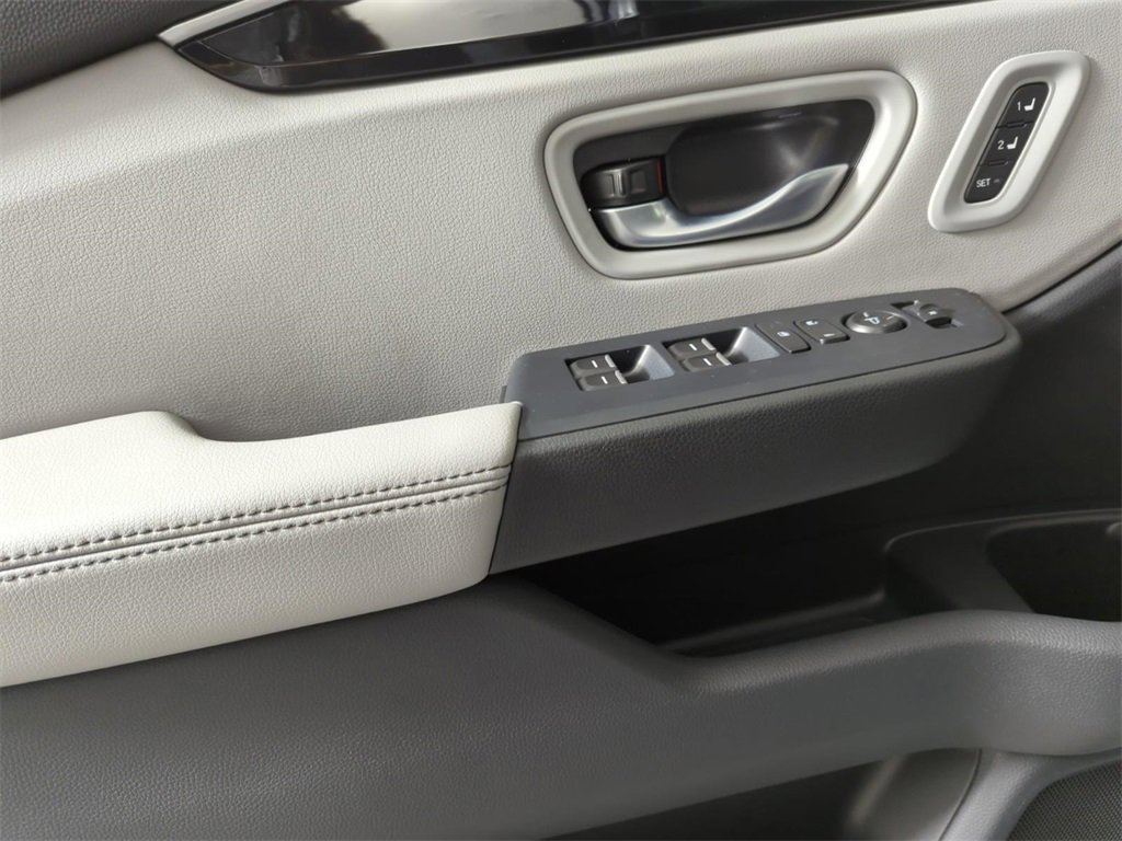 New 2025 Honda Pilot Touring image 10