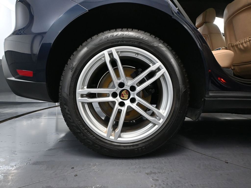Used 2022 Porsche Macan Base image 14