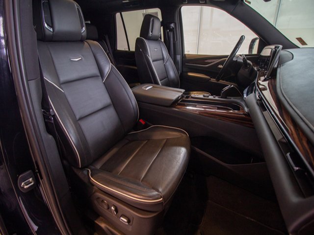 Used 2023 Cadillac Escalade Premium Luxury image 19